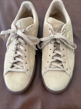 Puma Men's Suede Sneakers in Light Beige